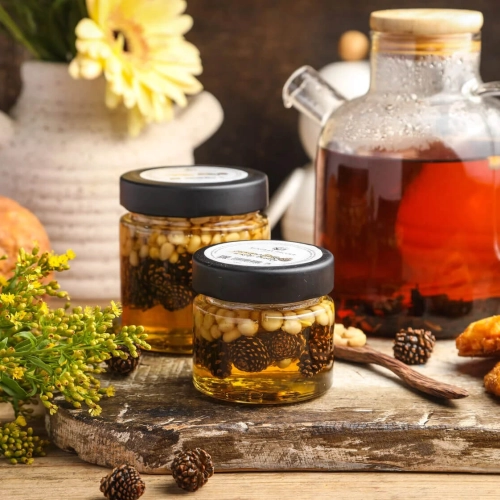 Мед цветочный с сосновыми шишками и кедровым орехом Вековая пасека