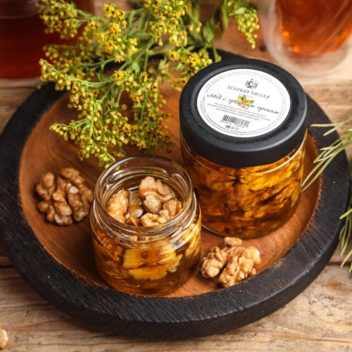 Мед с грецким орехом Вековая пасека (В баночке)